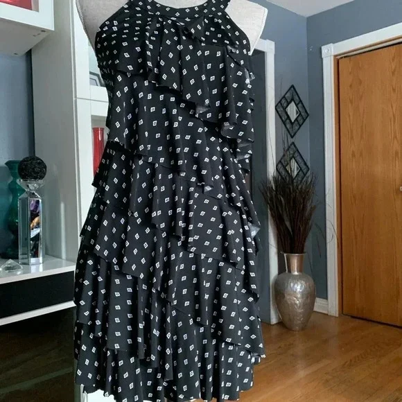WHBM | Diamond Print Tiered Ruffle Dress - Picture 3 of 8